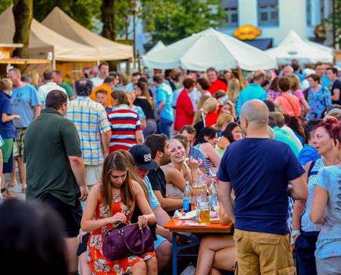 Buntes Treiben beim Kirchheimer Dorffest 2016. Foto: Franz-Josef Seidl