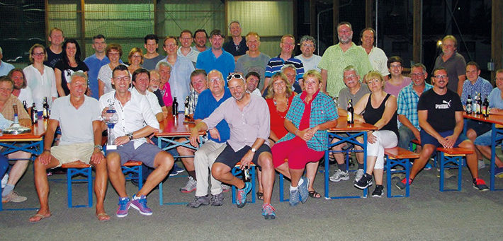 Traditionelles Sportturnier, traditionelles Beisammensein: Beim Stockschützen-Turnier der Nachbargemeinden spielt auch immer das Miteinander eine große Rolle.