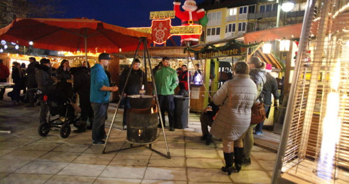 Zusammenkommen und Verweilen: Der Kathreinmarkt in Heimstetten sorgt stets für gemütliche Adventsstimmung. Weihnachtlich wird’s beim Christkindlmarkt in Kirchheim am 9. und 10. Dezember.