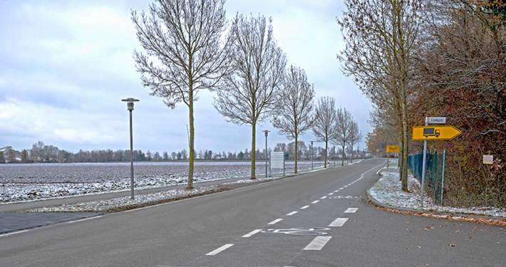 Der neue Schutzstreifen für Radfahrer in der Erdinger Straße.