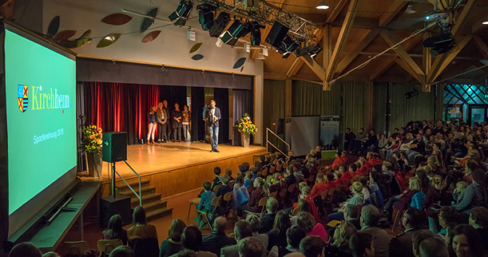 Über 300 Sportler und Gäste bei der diesjährigen Sportlerehrung im Gymnasium Kirchheim. Foto: Claudia Topel