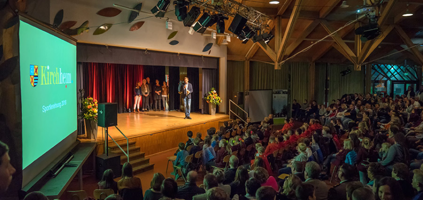 Über 300 Sportler und Gäste bei der diesjährigen Sportlerehrung im Gymnasium Kirchheim. Foto: Claudia Topel