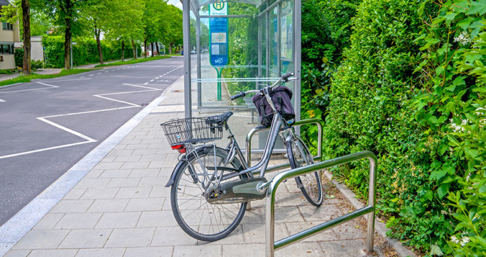 Anlehnbügel für Fahrräder an Bushaltestellen