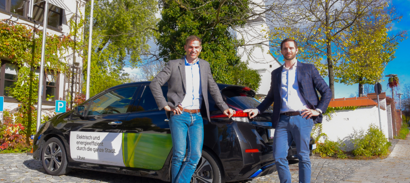 Erster Bürgermeister Maximilian Böltl und Christoph Weigler, General Manager von Uber: Ein Pilotprojekt des Unternehmens in enger Abstimmung mit der Gemeinde bietet mehr Mobilität vor Ort.