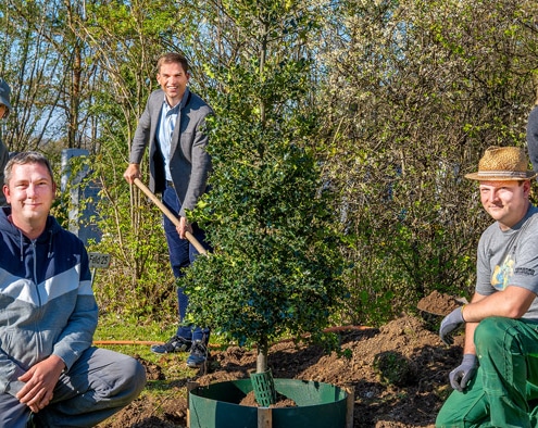 Foto: Pflanzaktion zum Tag des Baumes 2021